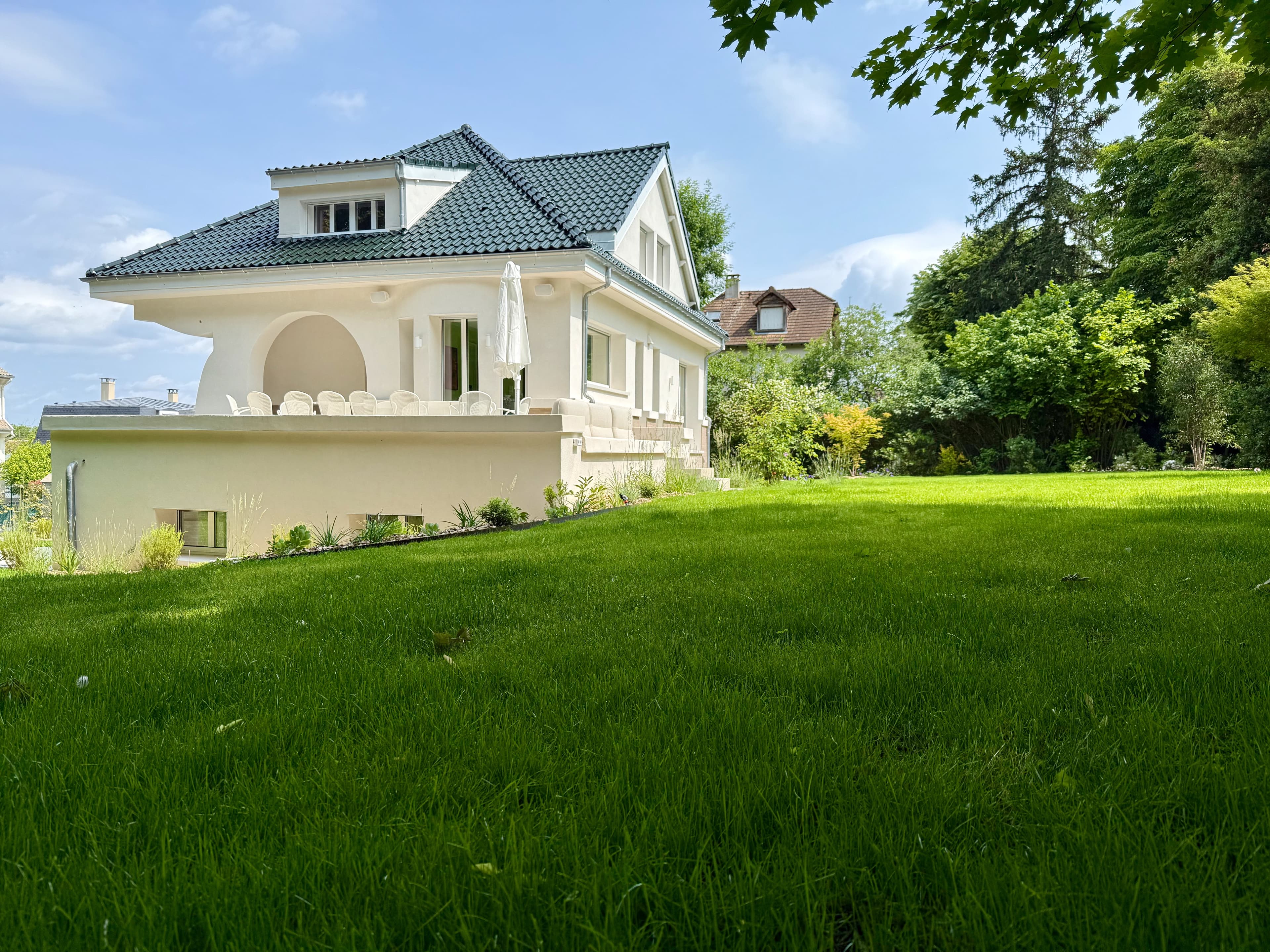 Murmures guesthouse photo gallery — luxury bed and breakfast near Paris