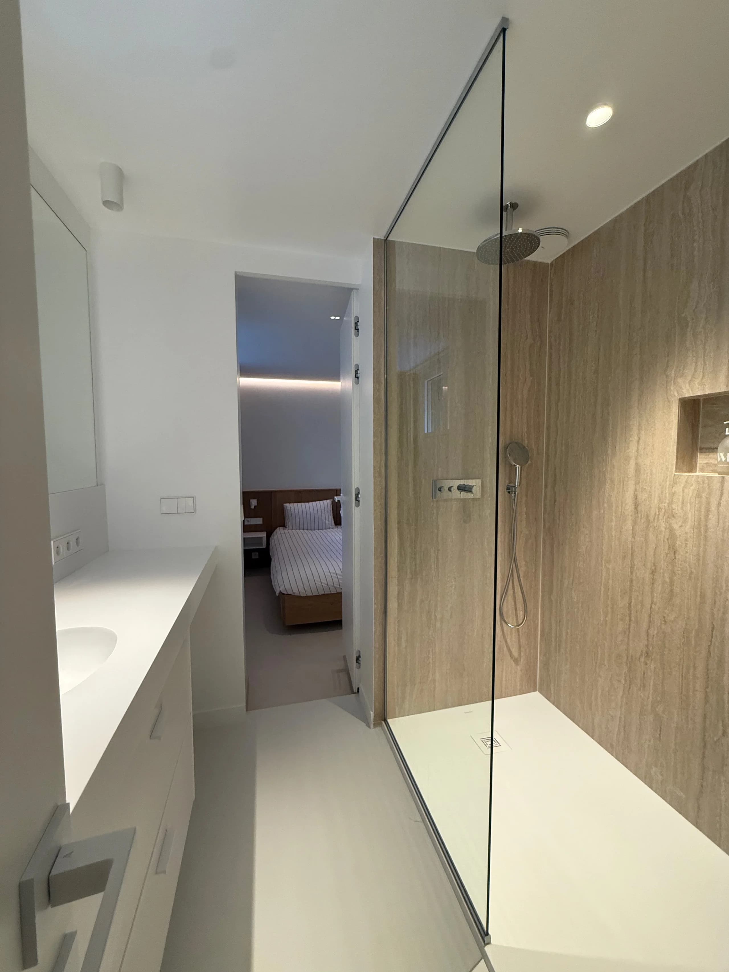 Contemporary art and designer furniture at Murmures — curated interiors, luxury guesthouse Saint-Germain-en-Laye