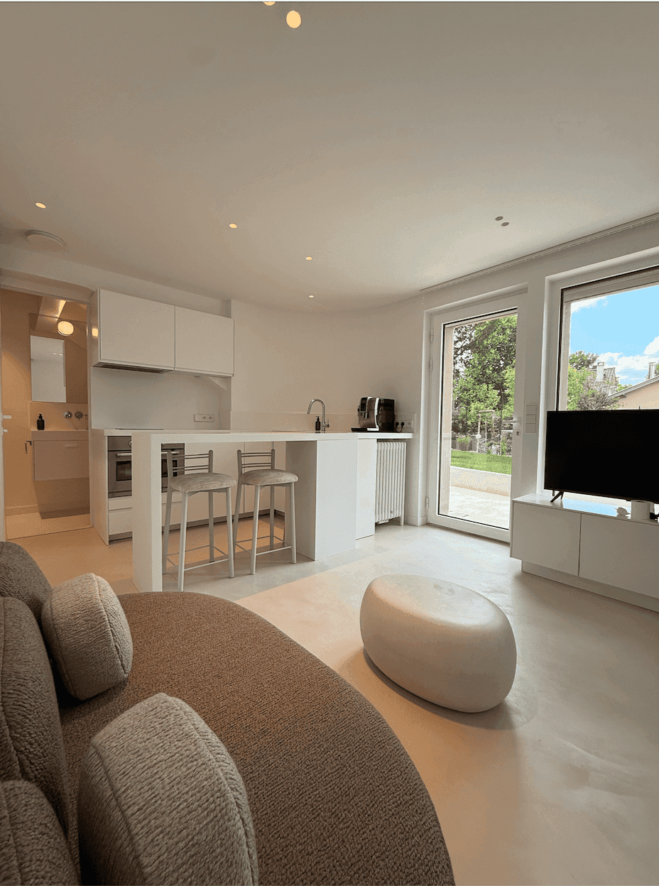 Independent Studio at Murmures — self-contained guesthouse accommodation near Paris